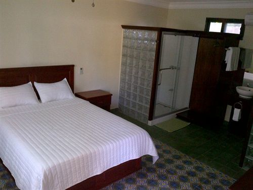 Hotel La Cretonne Les Cayes Extérieur photo